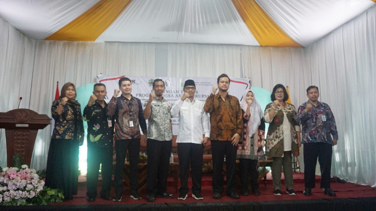 Kegiatan Bimtek Desa Anti Korupsi oleh KPK RI di Balai Desa Tanurejo